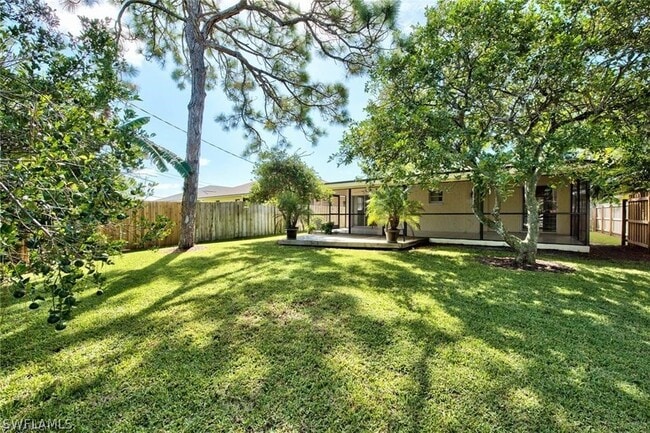 Building Photo - 671 98th Ave N