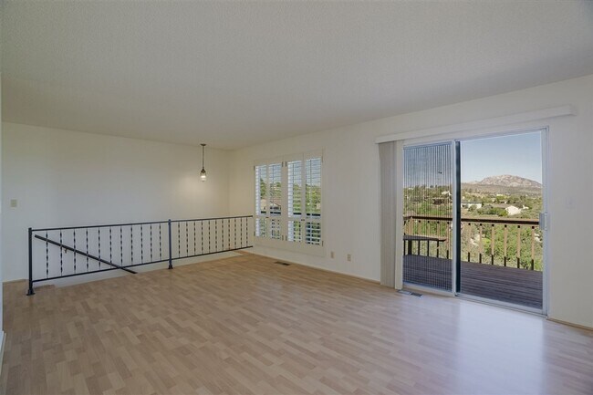 Building Photo - 3 Bedroom, 2 Bath Home with Views in Prescott!