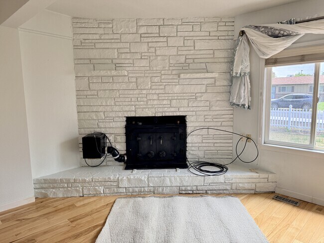 Building Photo - 1208 Hermosa Ave