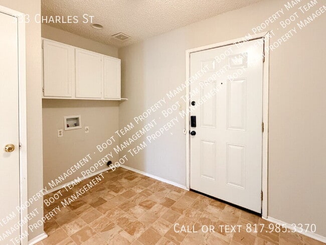 Building Photo - 333 Charles St