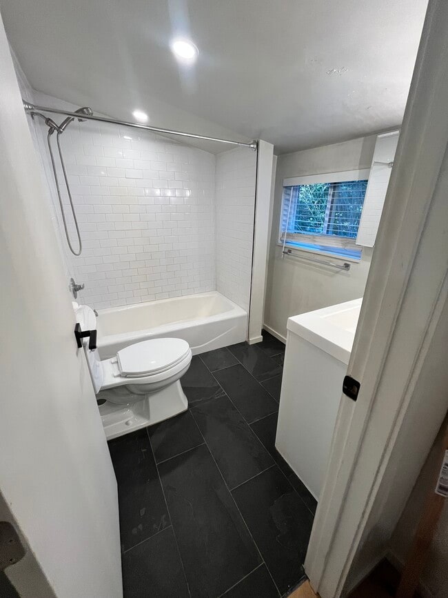 Building Photo - 1946 Green Valley Rd