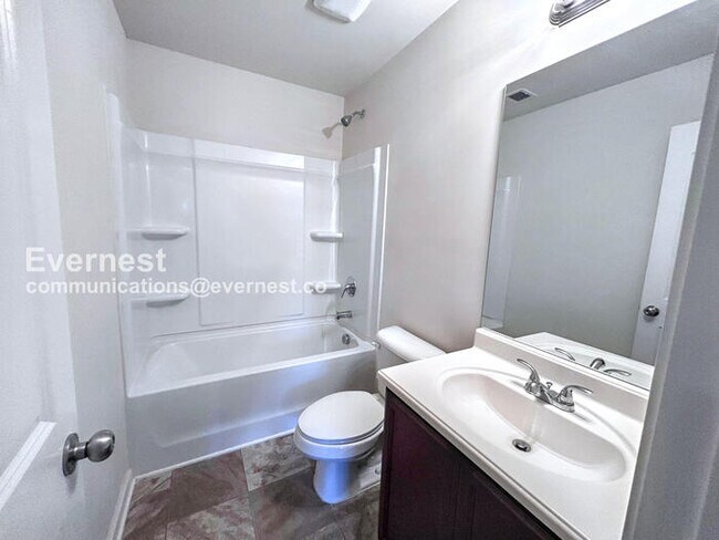 Building Photo - 3 Bed/3 Bath Home with Garage / Pet-Friendly / Available Now!