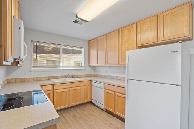 Building Photo - Students Welcome! Bright and Spacious 2-Bedroom, 2-Bath Condo in South Loveland