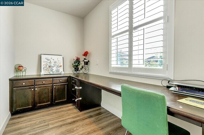 Building Photo - 582 Mandevilla Dr