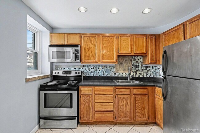 Building Photo - 120 Seward Ave