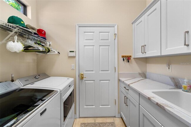 Building Photo - 5175 Cantabria Crest