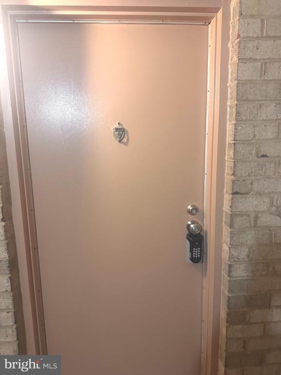 Building Photo - 8865 Roll Right Ct