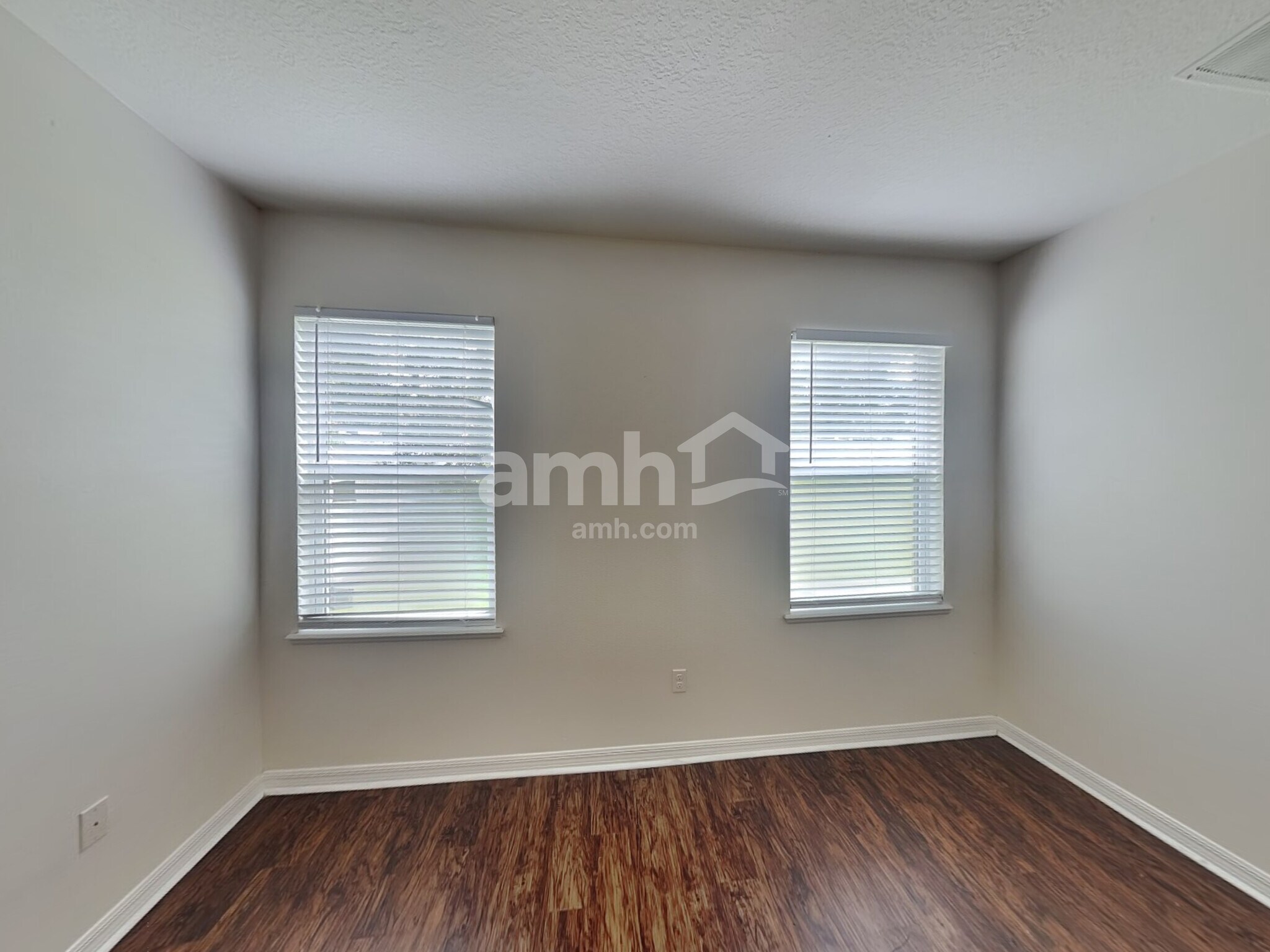 Building Photo - 152 Prairie Falcon Dr