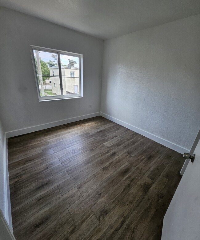 Building Photo - 450 NW 84th St