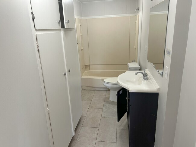 Building Photo - 3608 7th Ave SW