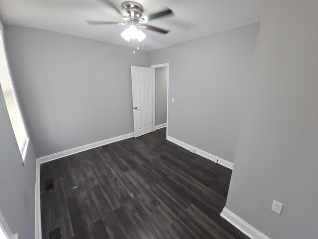 Building Photo - 5 Bedroom Townhouse in Pigtown