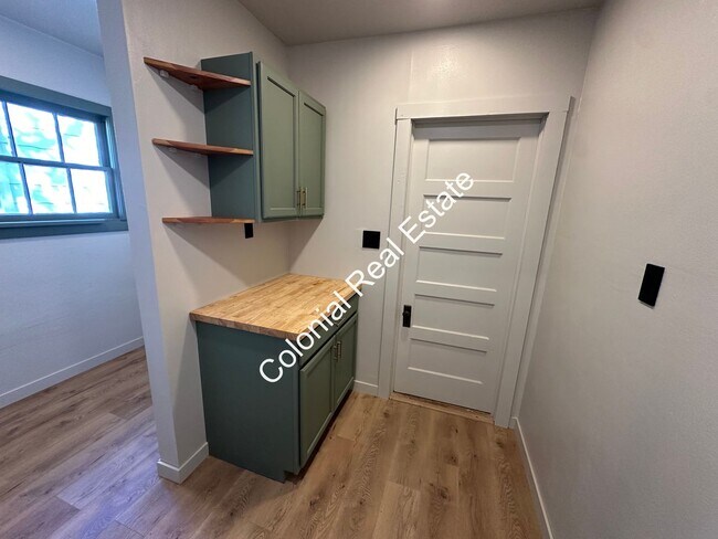 Building Photo - 1304 Sheldon St