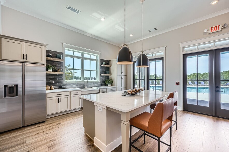 Building Photo - 152 PYRUS Ln
