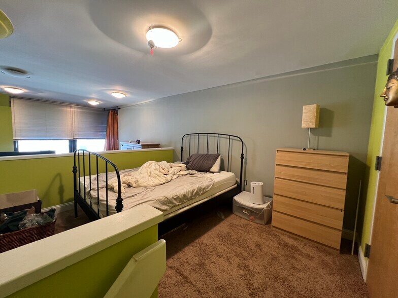 Building Photo - 1100 S Broad St