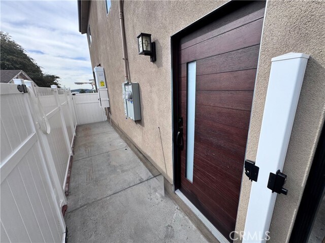 Building Photo - 10787 Las Lunitas Ave