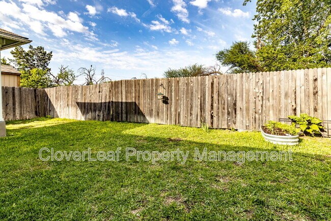 Building Photo - 4112 Cherry Tree Dr