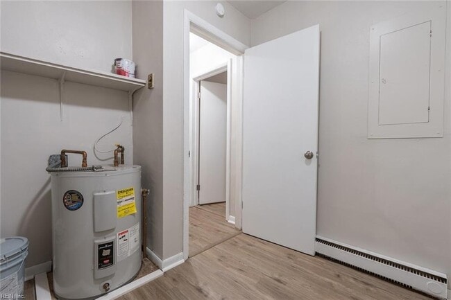 Building Photo - 344 Woodview Ave