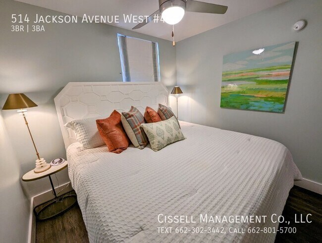 Building Photo - 514 Jackson Avenue West #404