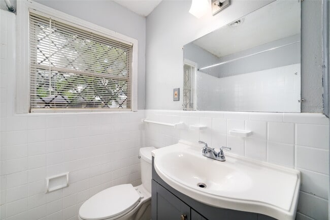 Building Photo - 1309 Jefferson St