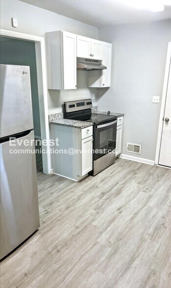 Building Photo - 13617 Craig Ave