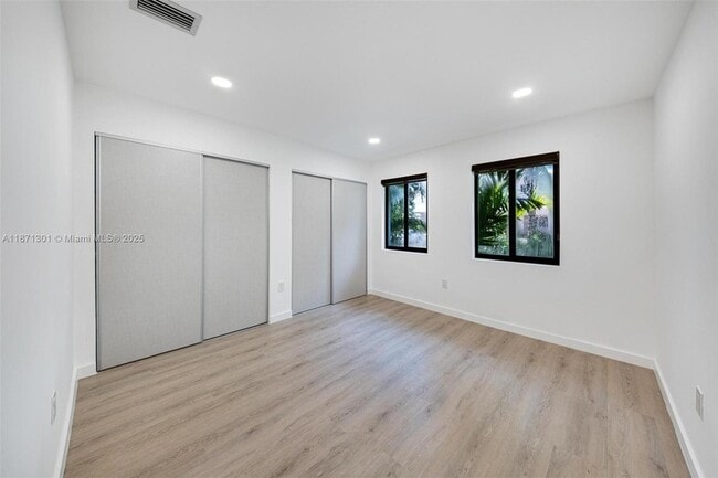 Building Photo - 7401 Miami View Dr
