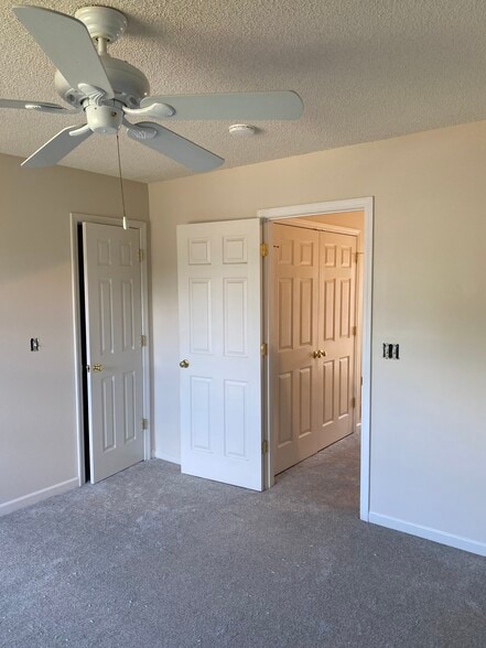 Building Photo - 102 Watertree Ln