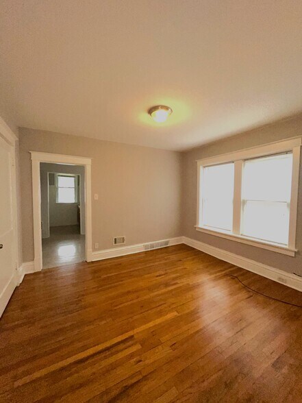 Building Photo - 5243 Bancroft Ave