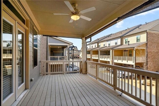 Building Photo - 3960 Redwood Dr