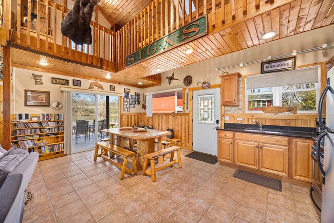 Building Photo - 3341 E 2059th Rd