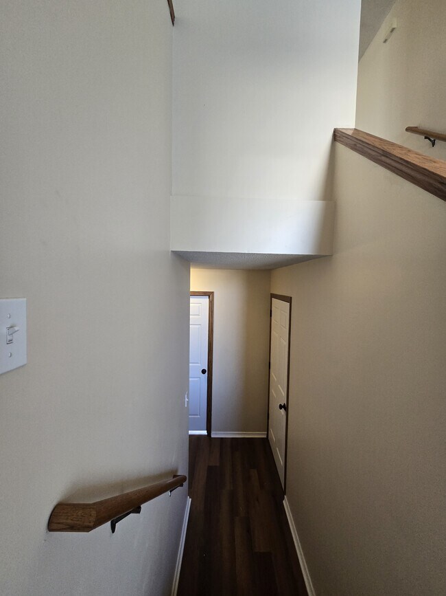 Building Photo - 4462 S Elizabeth Ave