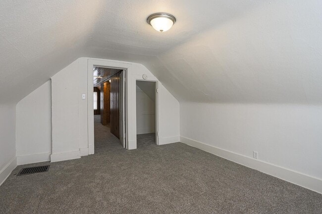 Building Photo - 2028 7th Ave