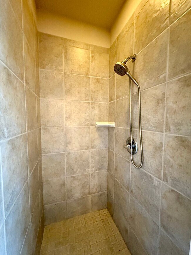 Building Photo - Beautiful Home in Moore - 3 Bed, 2 Bath, P...