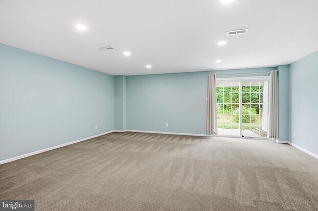 Building Photo - 53 Overlook Dr