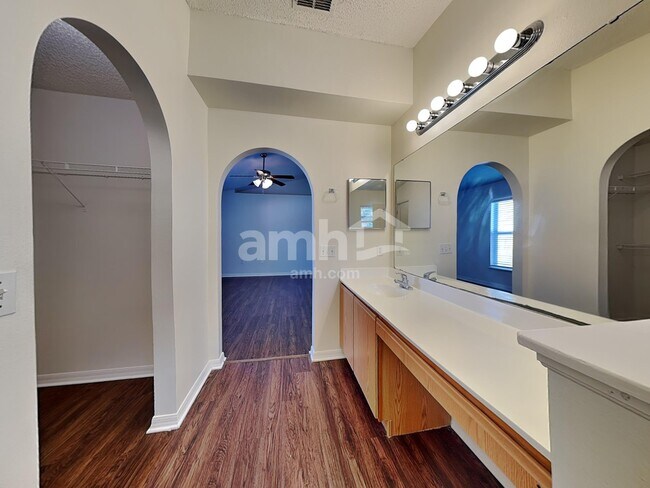 Building Photo - 16019 Horizon Ct