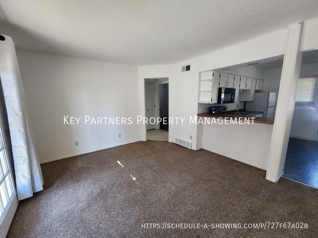 Building Photo - 130 Warner-6