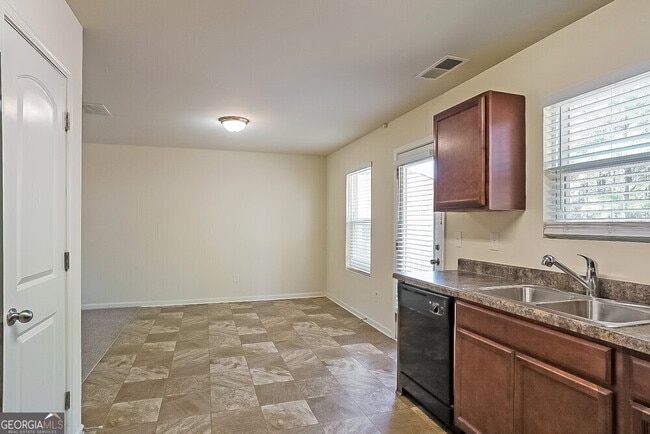 Building Photo - 3934 Sitka Dr