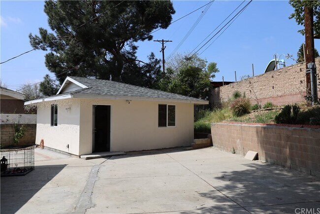 Building Photo - 11598 Cranston Ave