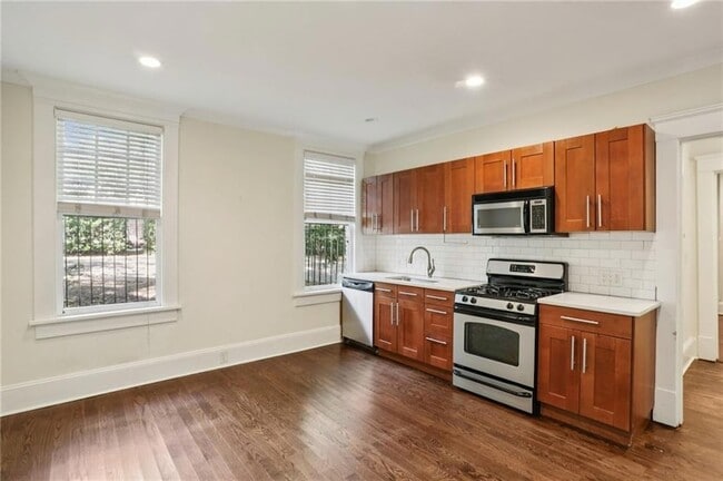 Building Photo - 385 10th St NE