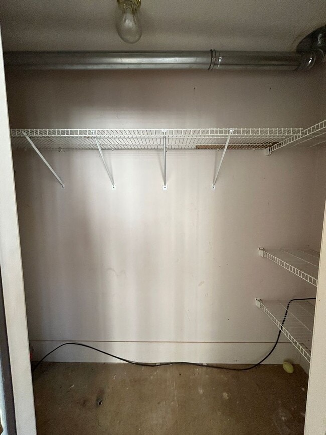 Building Photo - 273 Ivy Pl