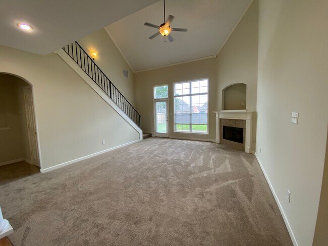 Building Photo - LARGE AND SPACIOUS HOME IN BARTLETT/ARLINGTON