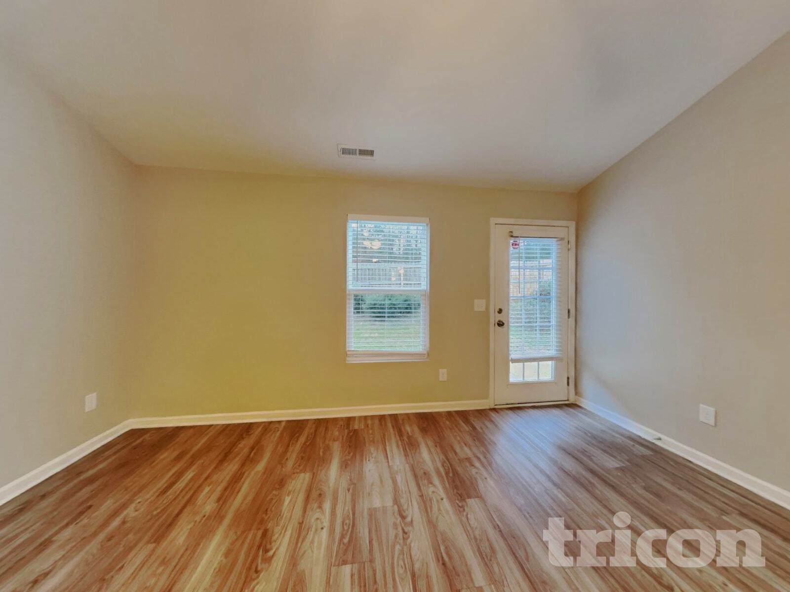 Building Photo - 304 Kendall Dr