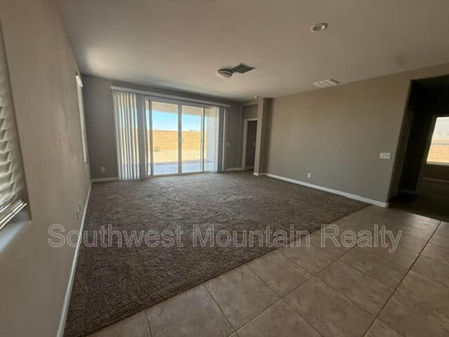 Building Photo - 2226 N Comiskey Dr