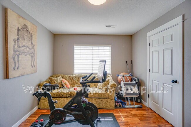 Building Photo - 14019 NE 20th Ave