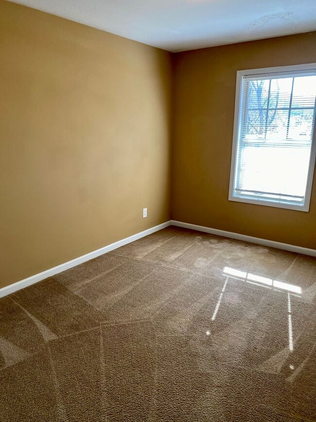 Building Photo - Everything You Need. All Right Here!!!!