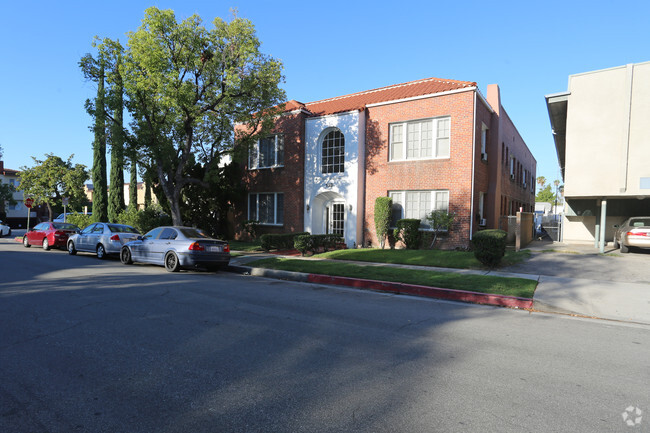 Primary Photo - 139 S Belmont St