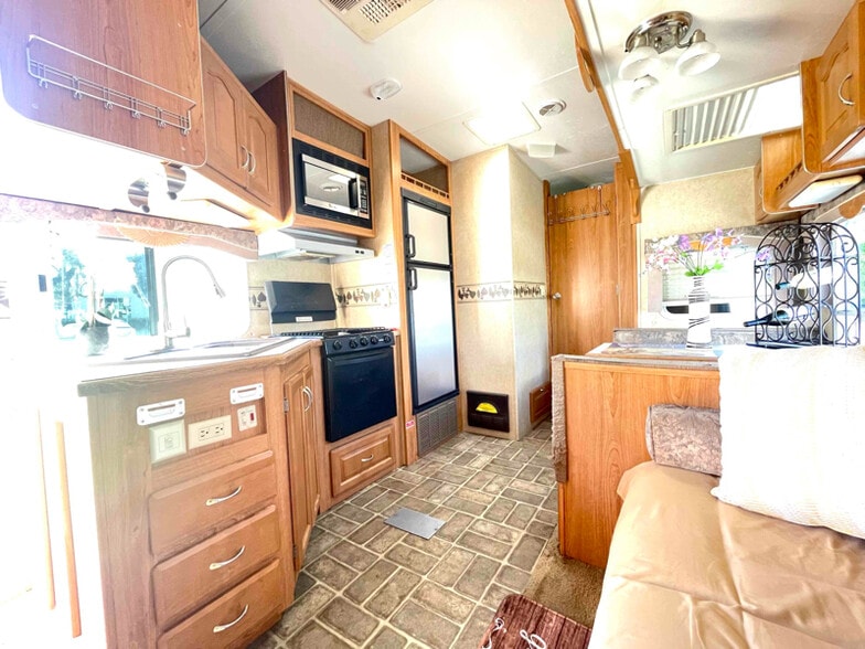 Building Photo - 464 Ellis St