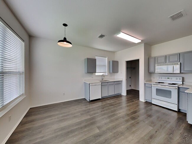 Building Photo - MOVE IN READY NOW IN KELLER ISD!
