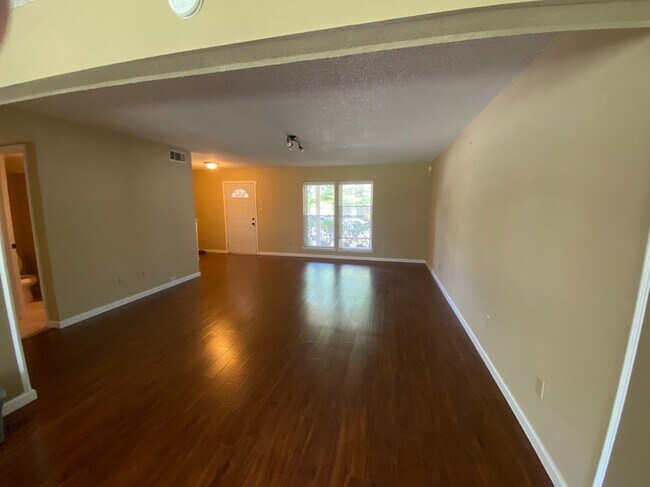 Building Photo - 1619 S Fir Pl