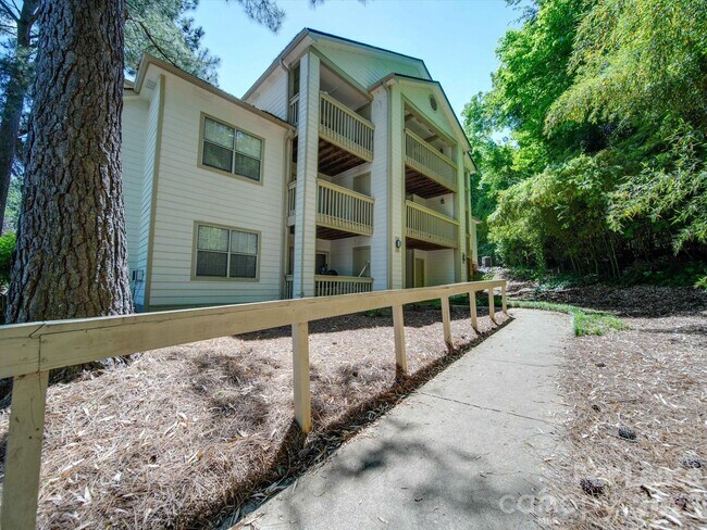 Building Photo - 1052 Churchill Downs Ct