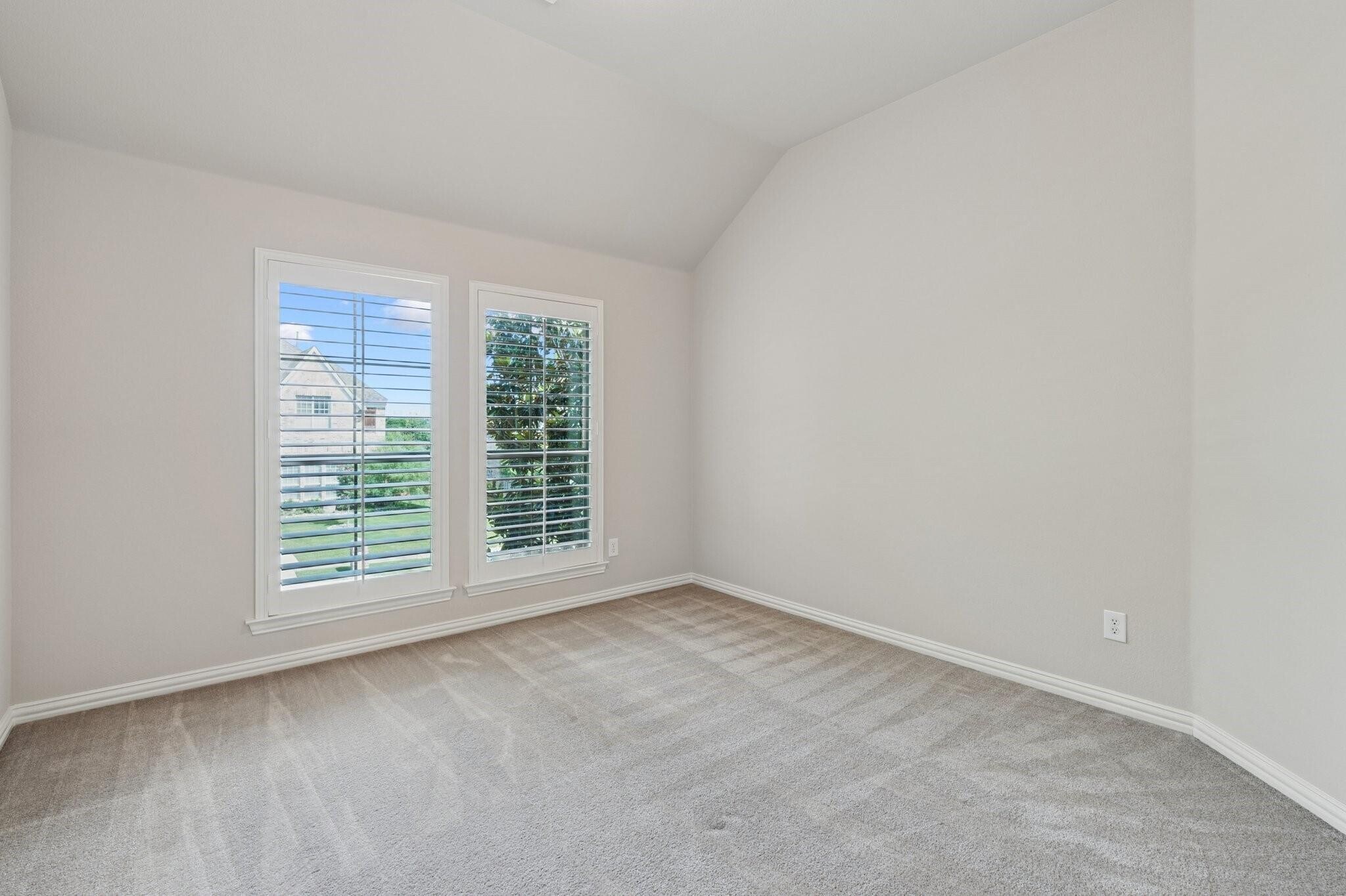 Building Photo - 4407 Lindenwood Dr